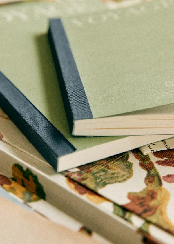 Sezane A6-Heft< Papierwaren & Raumdüfte