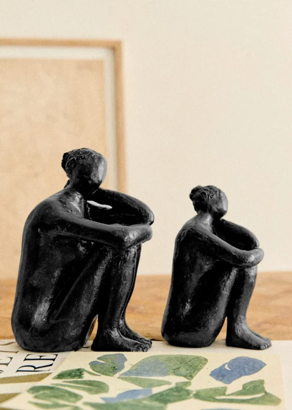 Sezane Skulptur Guénolée Courcoux - Frau In Gedanken Großes Modell< Gastkünstlerinnen